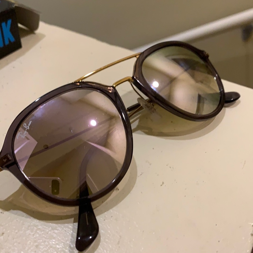 Purple reflective Ray Bans